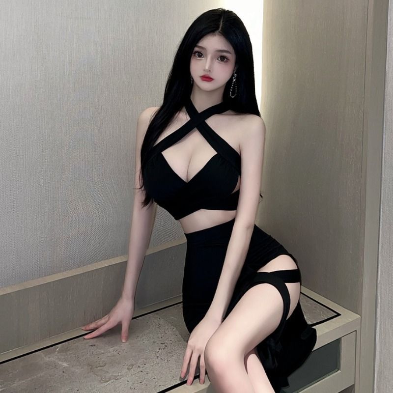 性感低胸气质黑色挂颈露背交叉背心高腰半身裙两件套